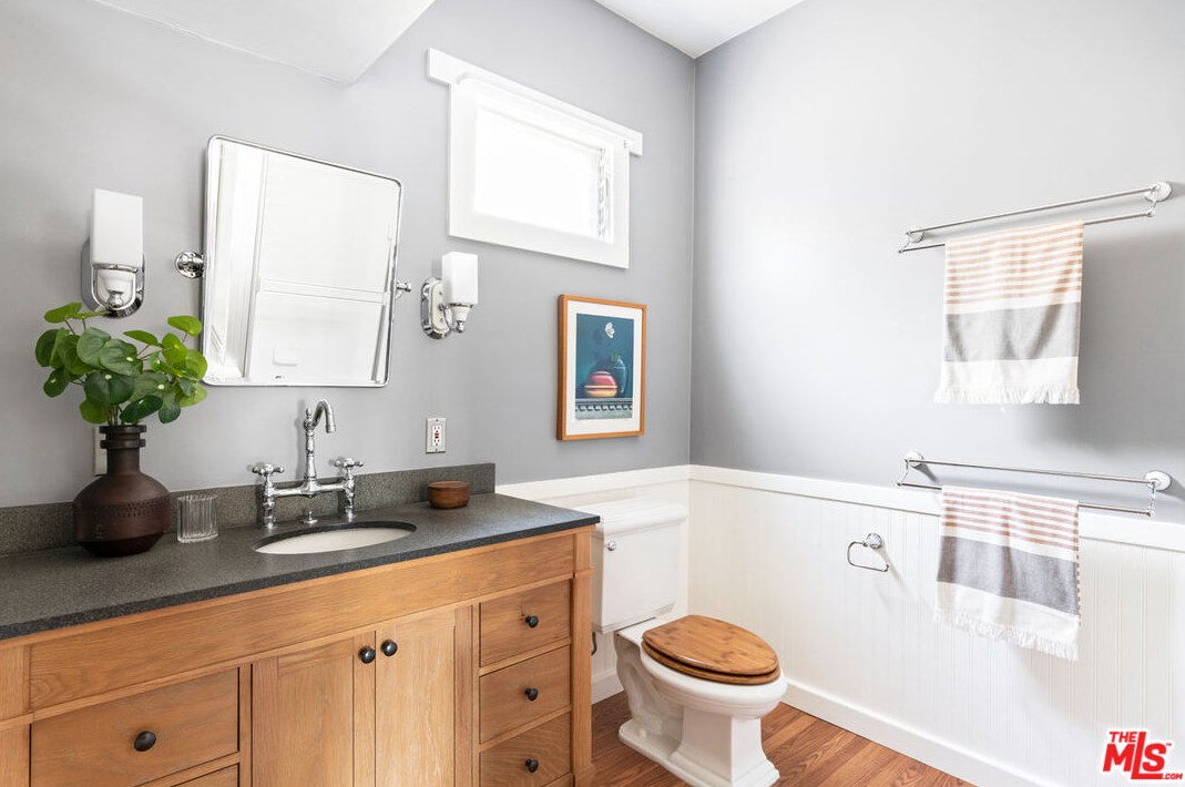 917 El Molino Ave, Pasadena CA  91104-3645 exterior