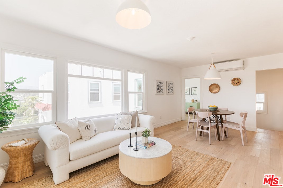 3946 Marathon St, Los Angeles, CA 90029-3602