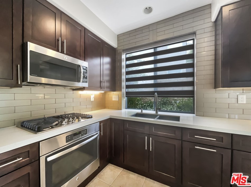 28354 Santa Catarina Rd, Santa Clarita, CA 91350