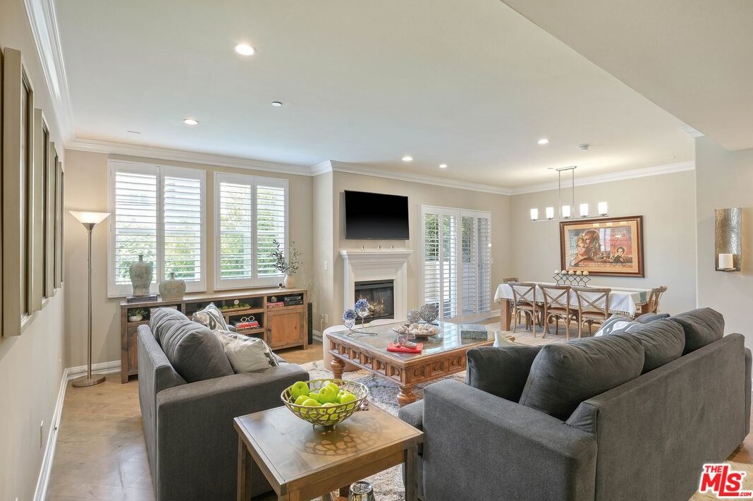 4237 Longridge Ave #203, North Hollywood, CA 91604