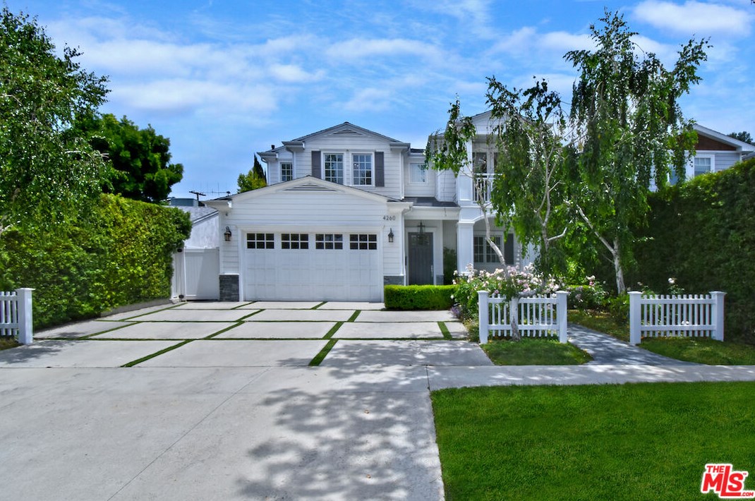 4260 Stern Ave, Van Nuys, CA 91423-4227