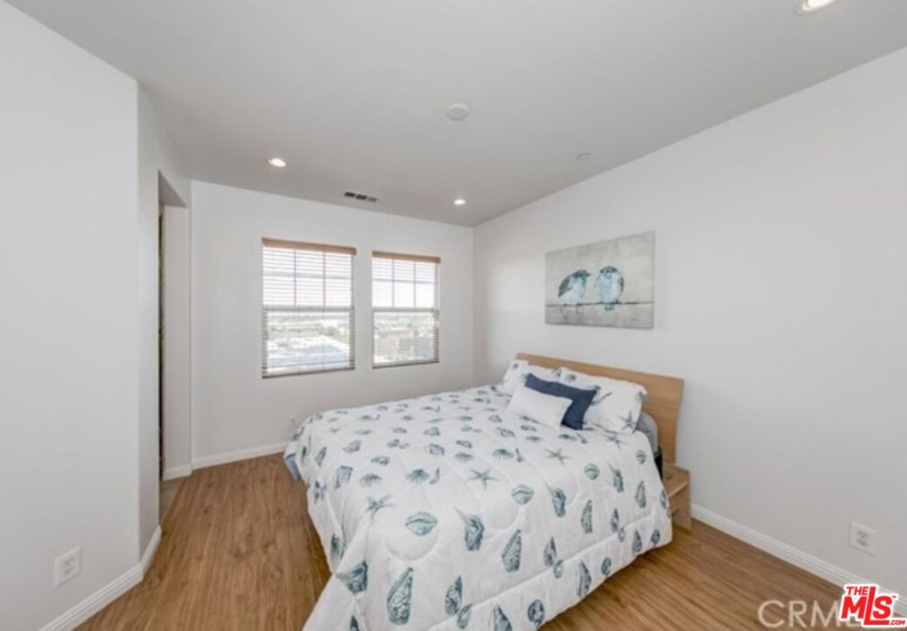 2098 Arnold Way, Fullerton CA 92833-2143 exterior