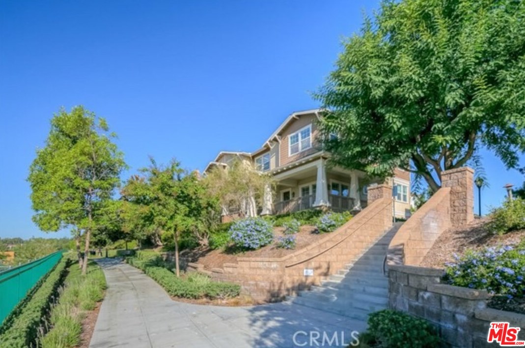 2098 Arnold Way, Fullerton CA 92833-2143 exterior