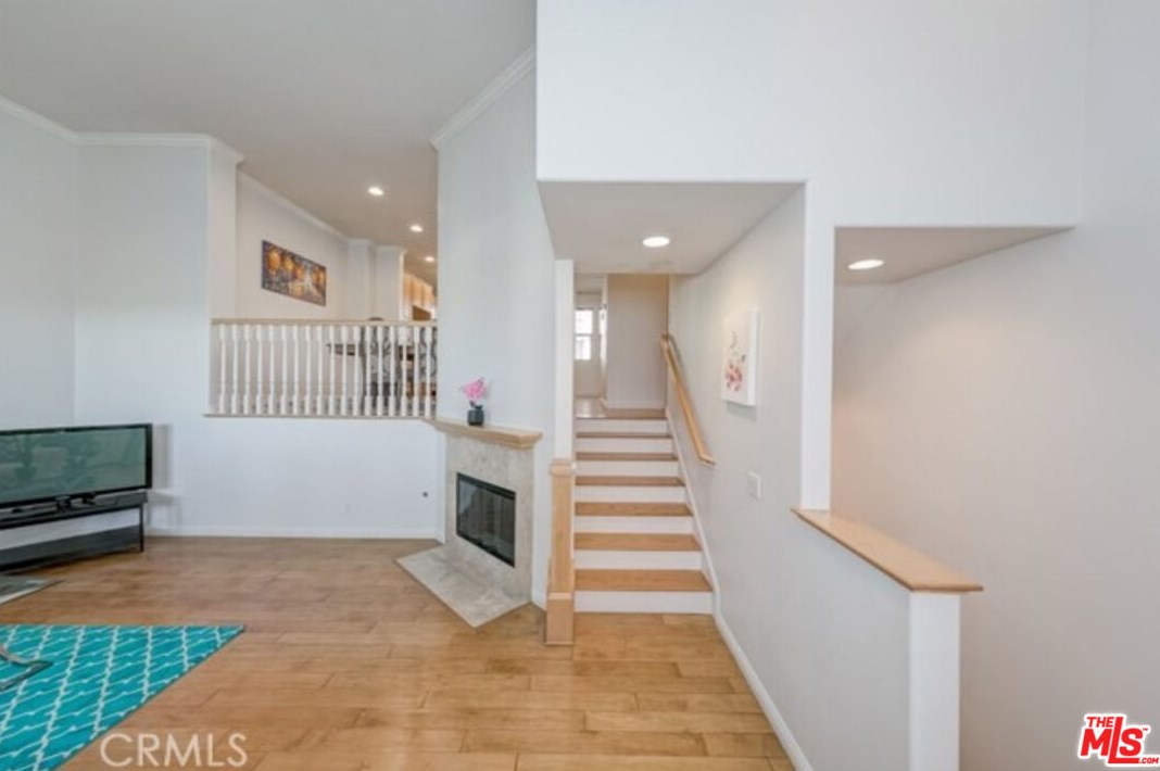 2098 Arnold Way, Fullerton CA 92833-2143 exterior