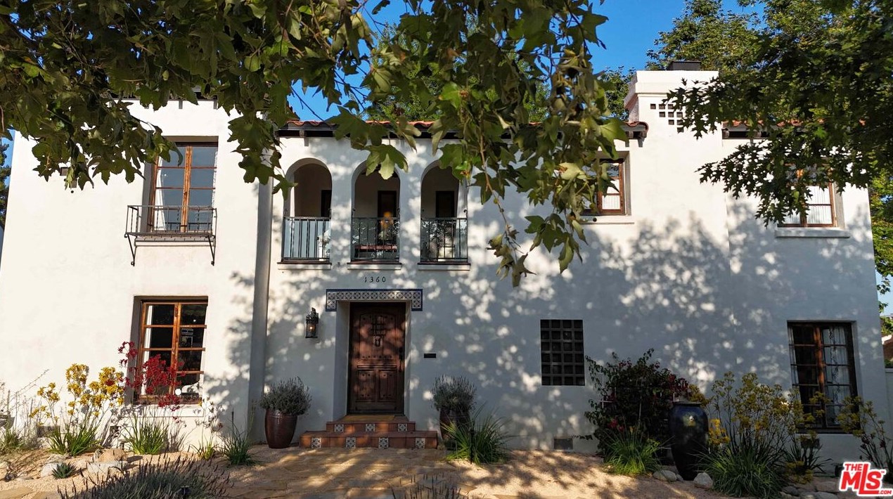 1360 Virginia Ave, Glendale CA 91202-1530 exterior