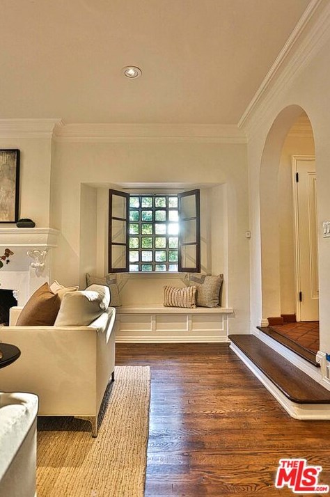 1360 Virginia Ave, Glendale CA 91202-1530 exterior