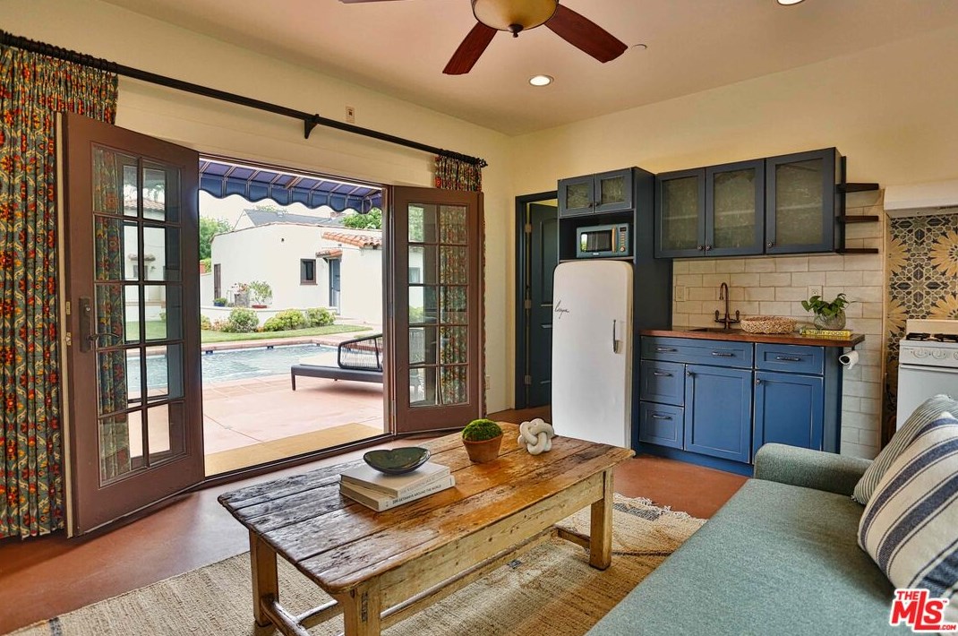 1360 Virginia Ave, Glendale CA 91202-1530 exterior