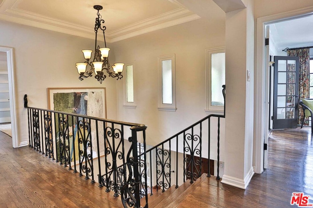 1360 Virginia Ave, Glendale CA 91202-1530 exterior