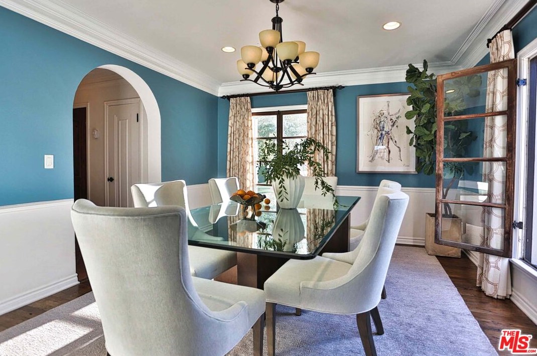 1360 Virginia Ave, Glendale CA 91202-1530 exterior