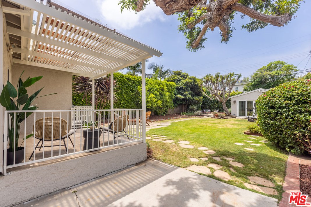 4071 Tivoli Ave, Los Angeles CA  90066-5103 exterior