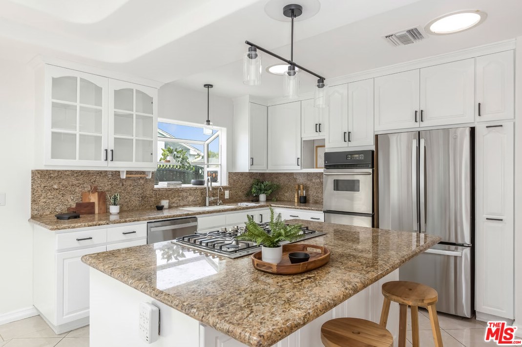 4071 Tivoli Ave, Los Angeles CA  90066-5103 exterior