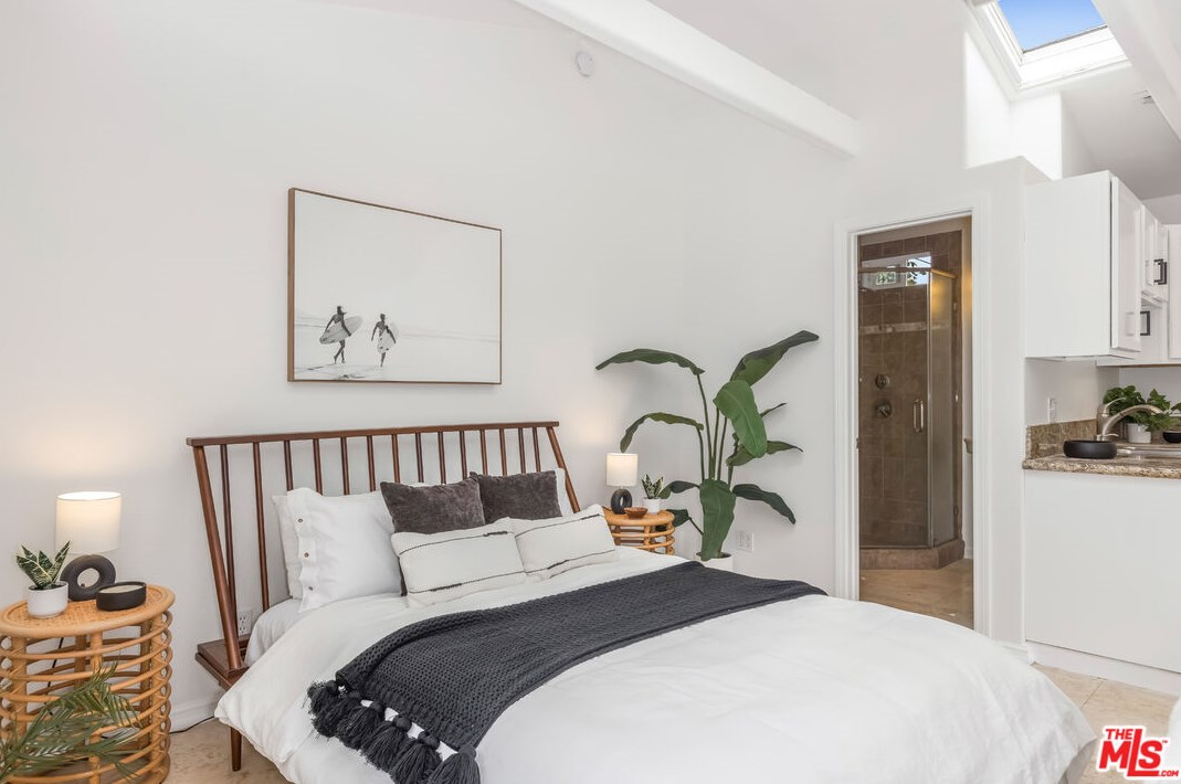 4071 Tivoli Ave, Los Angeles CA  90066-5103 exterior