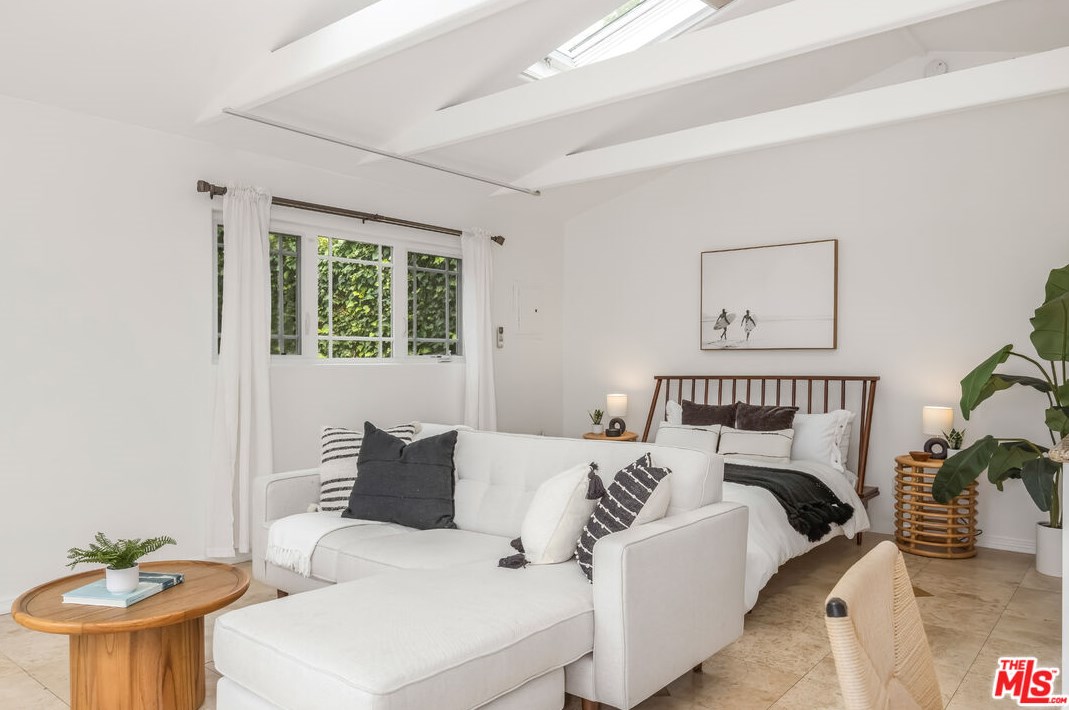 4071 Tivoli Ave, Los Angeles CA  90066-5103 exterior