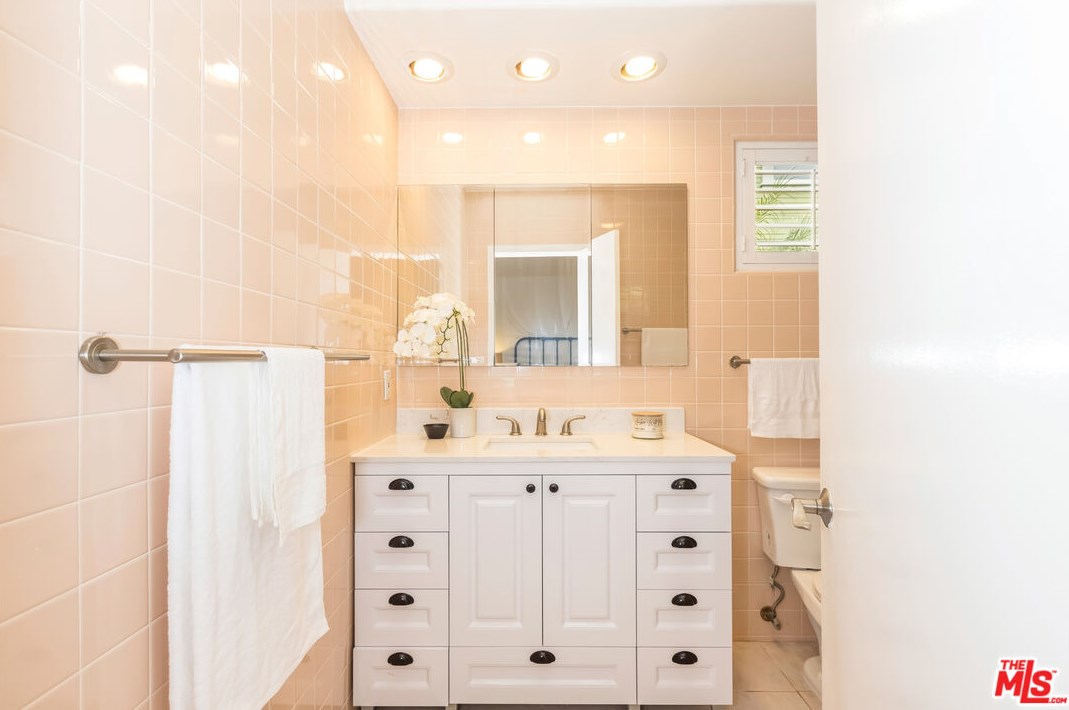 4071 Tivoli Ave, Los Angeles CA  90066-5103 exterior