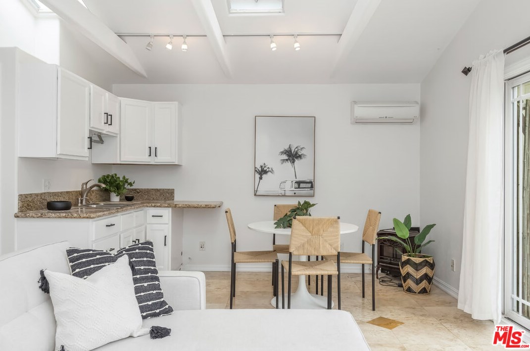 4071 Tivoli Ave, Los Angeles CA  90066-5103 exterior