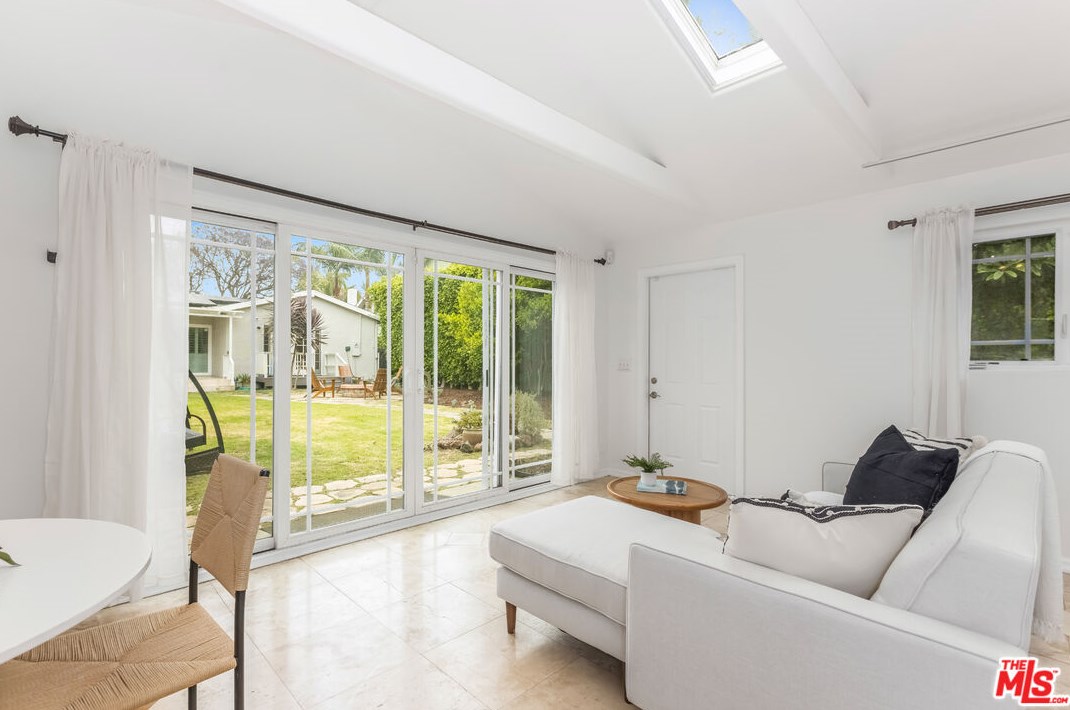 4071 Tivoli Ave, Los Angeles CA  90066-5103 exterior