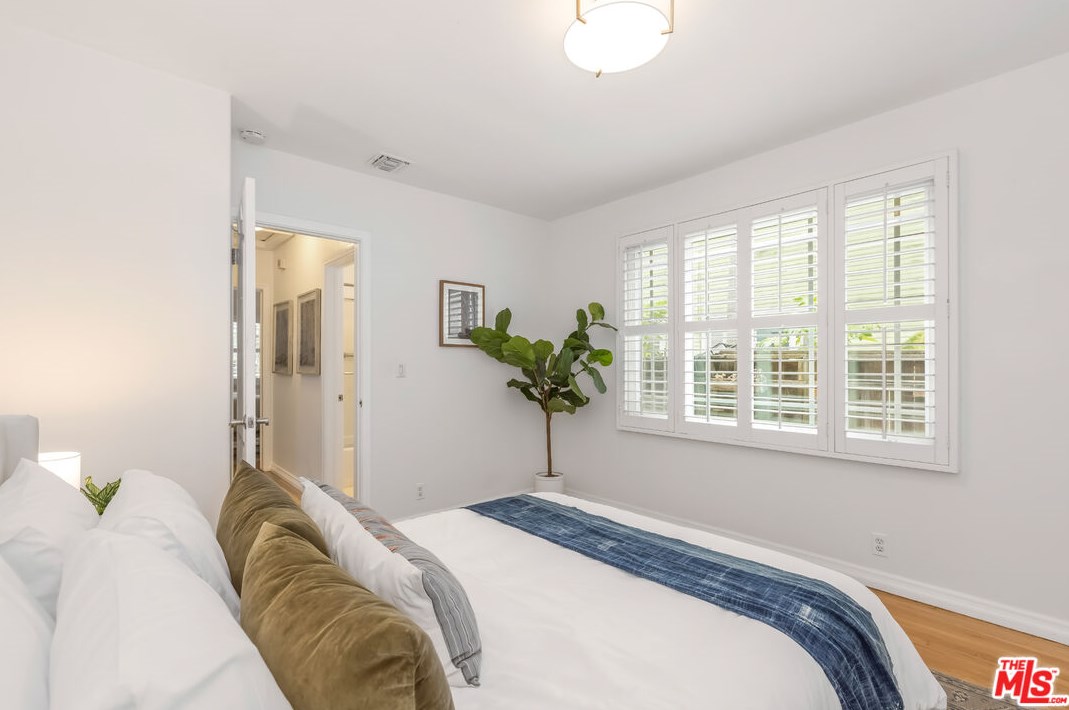 4071 Tivoli Ave, Los Angeles CA  90066-5103 exterior