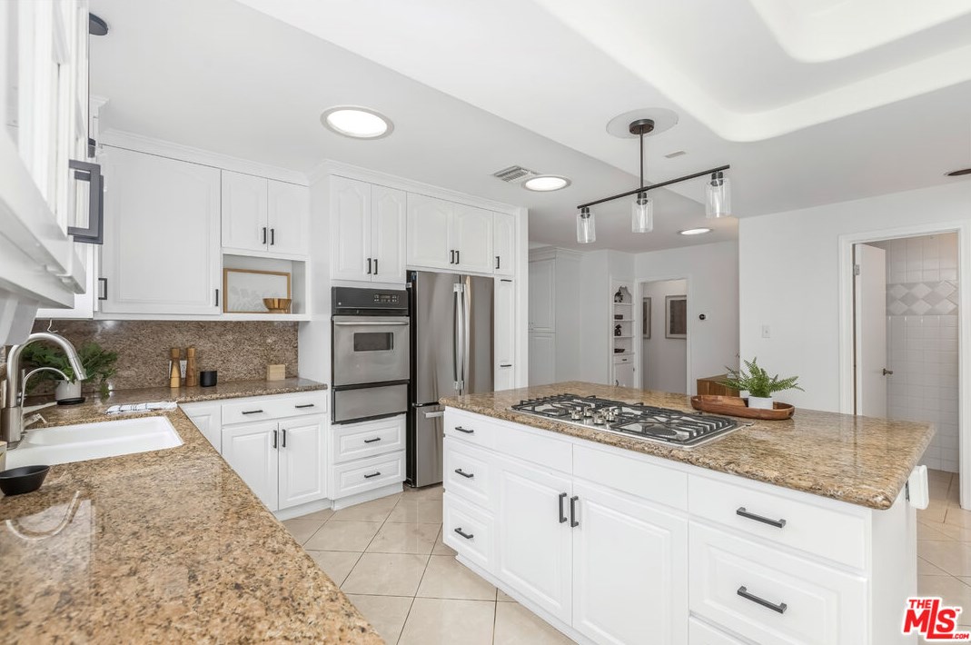 4071 Tivoli Ave, Los Angeles CA  90066-5103 exterior