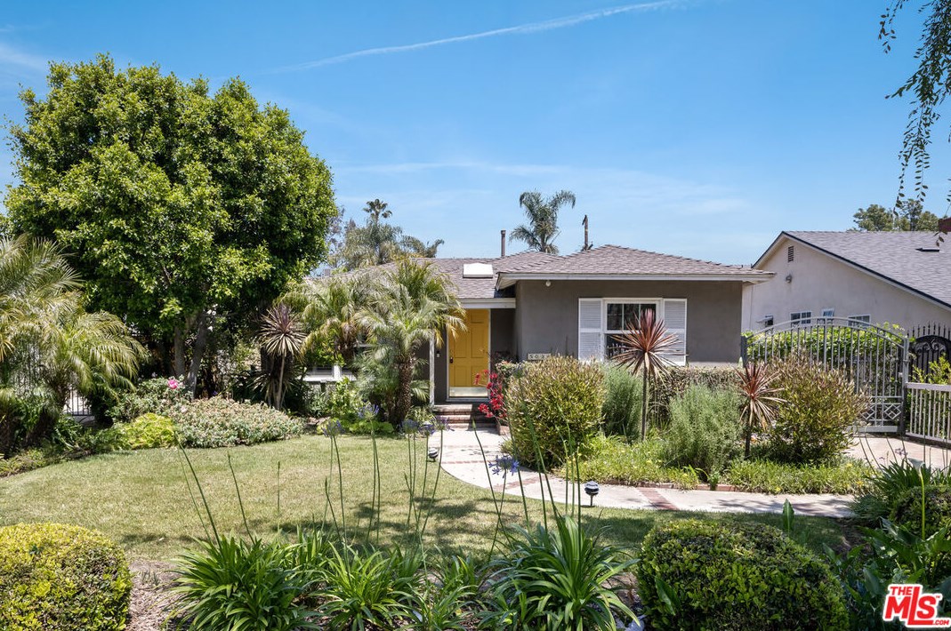 5034 Varna Ave, Van Nuys, CA 91423