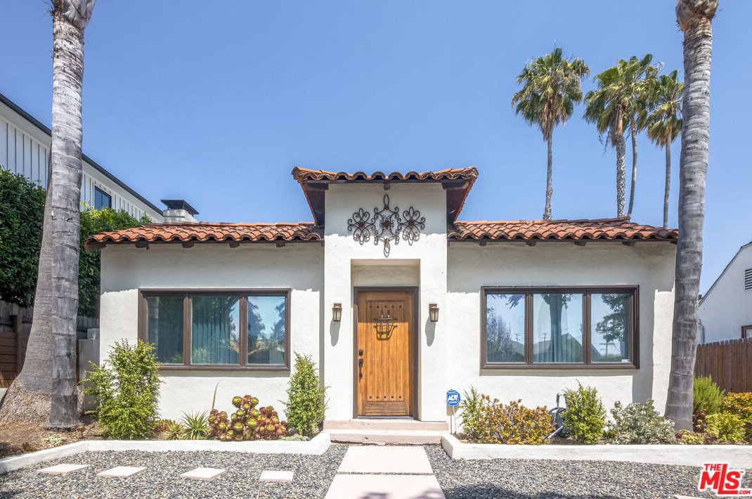 720 Alta Vista Blvd, Los Angeles, CA 90046-7602