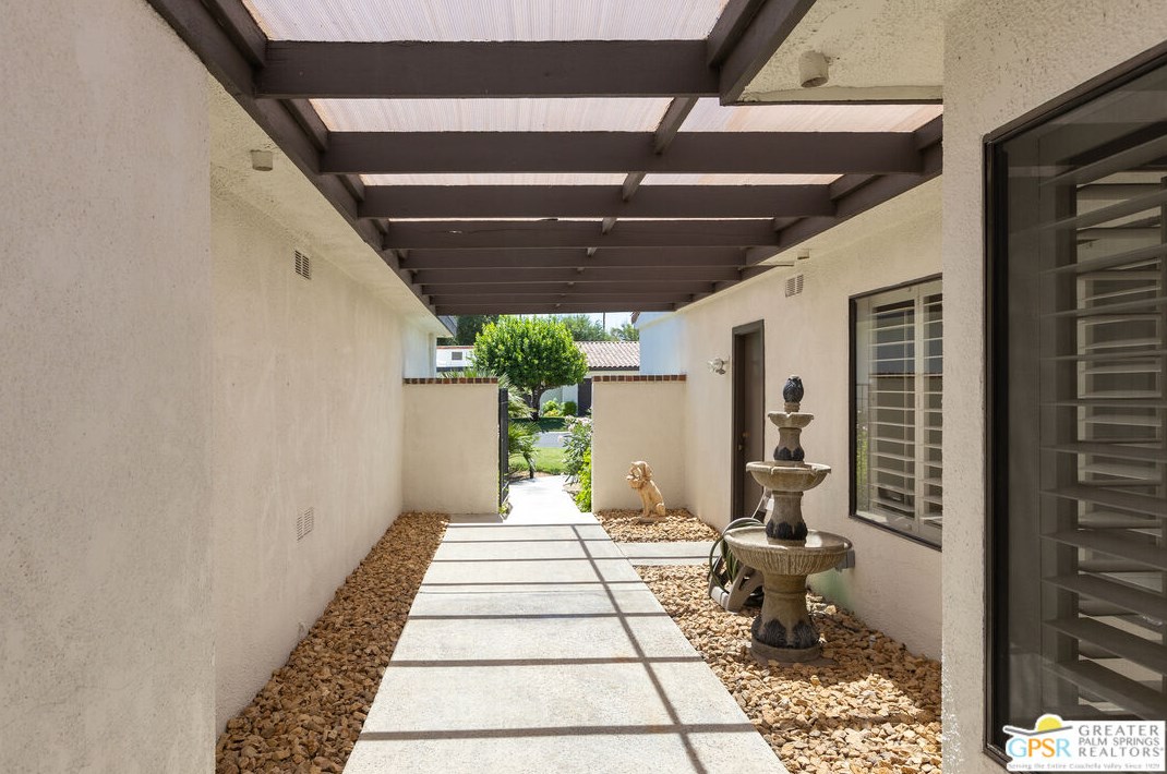 6 Barcelona Dr, Rancho Mirage, CA 92270-4621