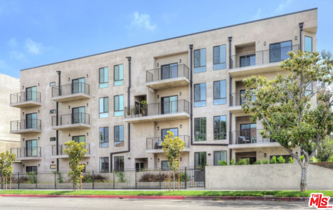 3715 San Marino St, Los Angeles CA  90019-2164 exterior