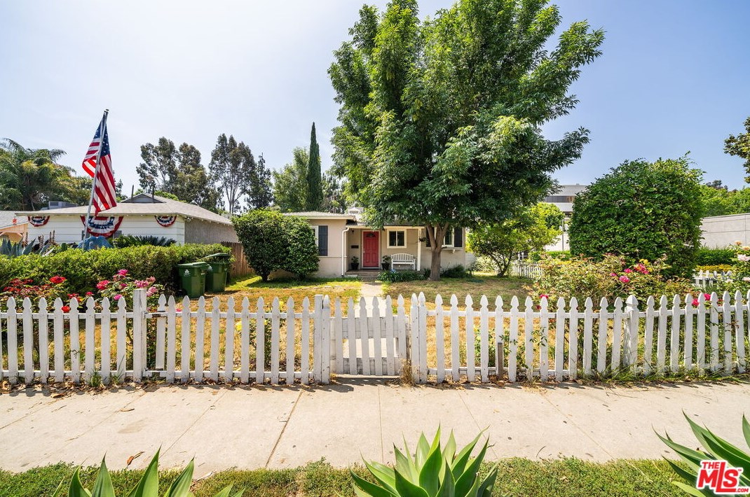 15056 Hartland St, Van Nuys, CA 91405