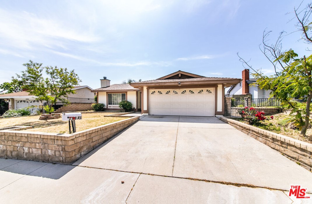 22942 Mulberry Glen Dr, Santa Clarita, CA 91354-2016
