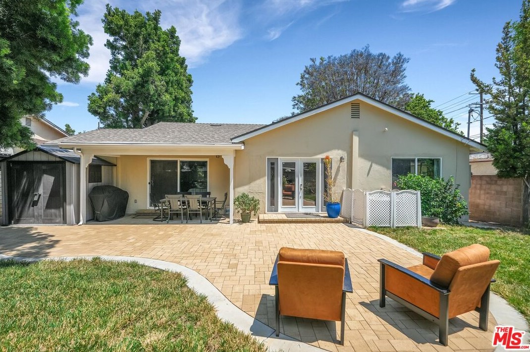 16810 Minnehaha St, San Fernando CA  91344-5920 exterior