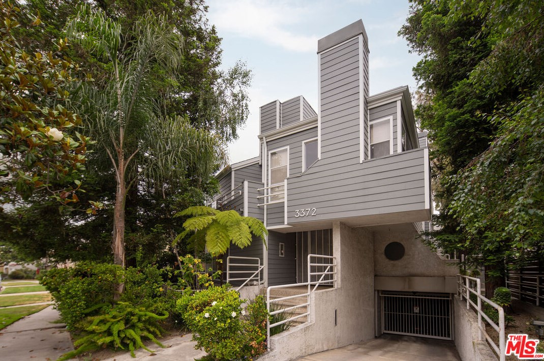 3372 Rowena Ave, Los Angeles CA  90027-2957 exterior