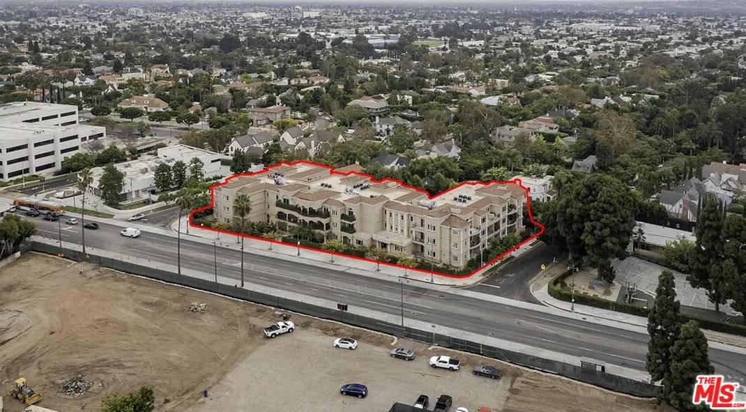 4848 Wilshire Blvd, Los Angeles CA  90010-3851 exterior