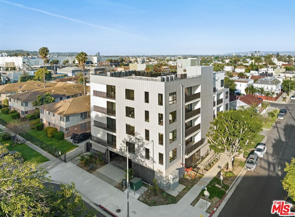 4506 Dockweiler St, Los Angeles, CA 90019-3035