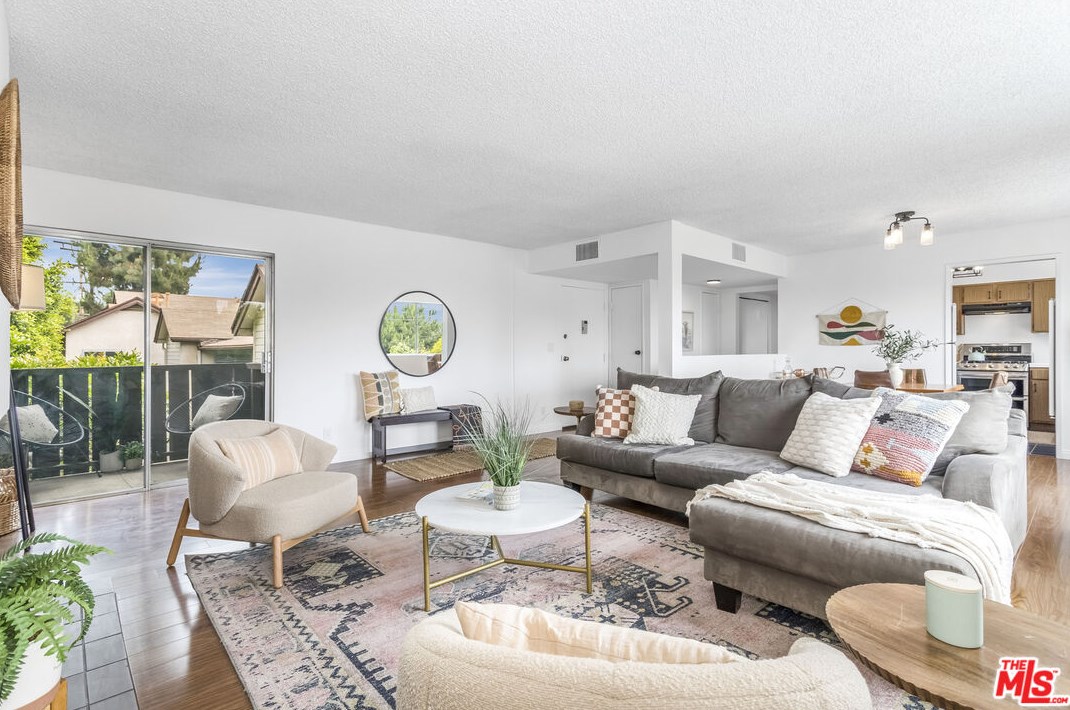 15080 Victory Blvd #205, Van Nuys, CA 91411