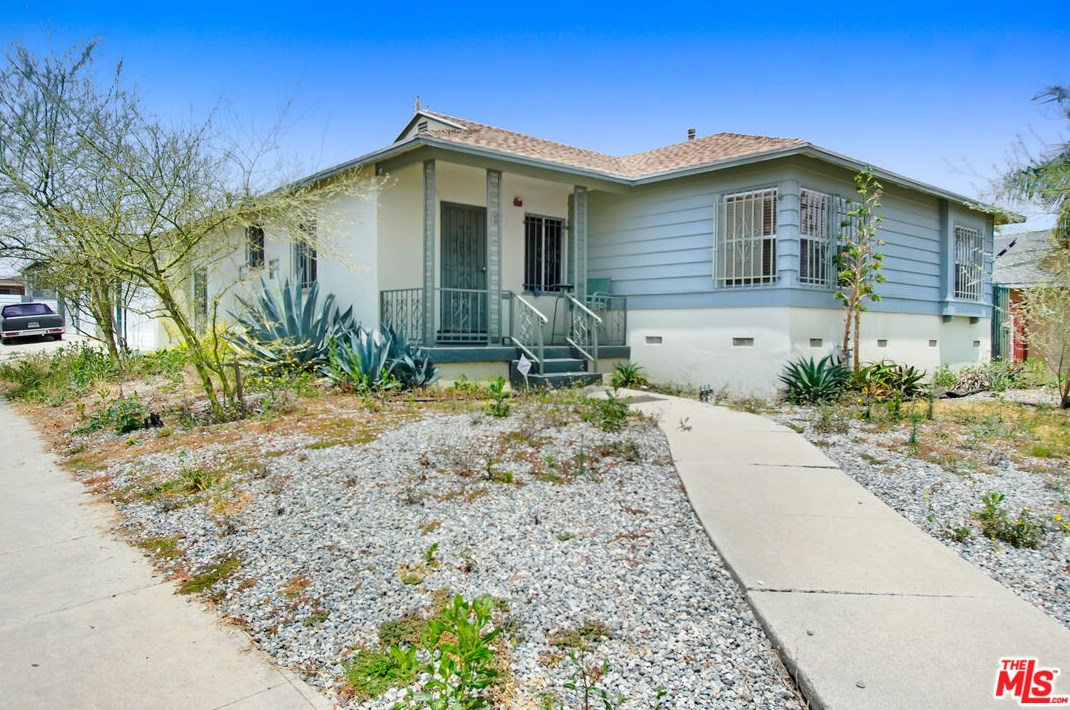 145 124th St, Los Angeles CA  90044-3809 exterior