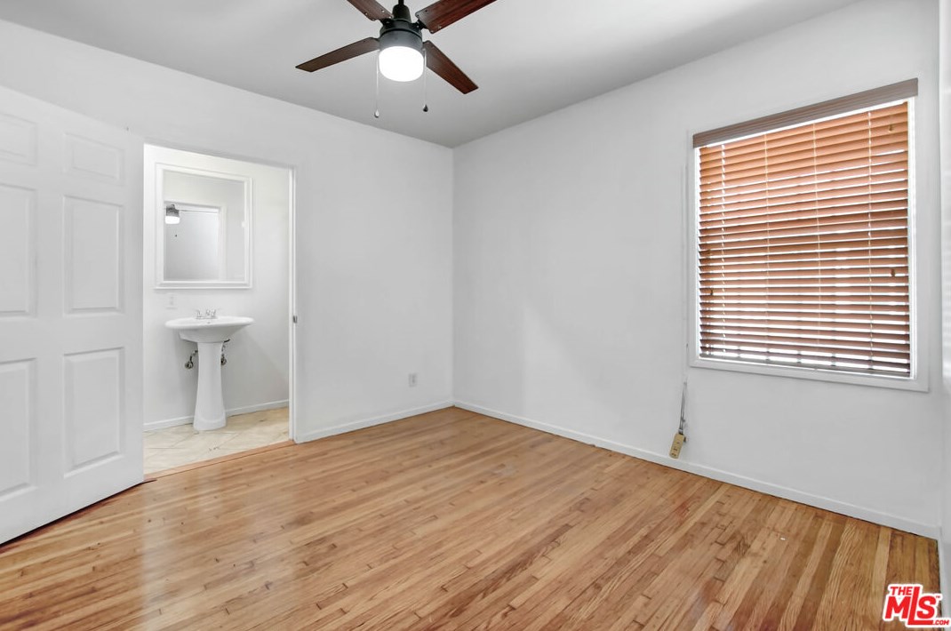 145 124th St, Los Angeles CA  90044-3809 exterior