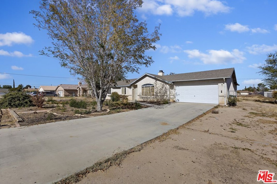14750 Olivera Rd, Victorville, CA 92392-9790