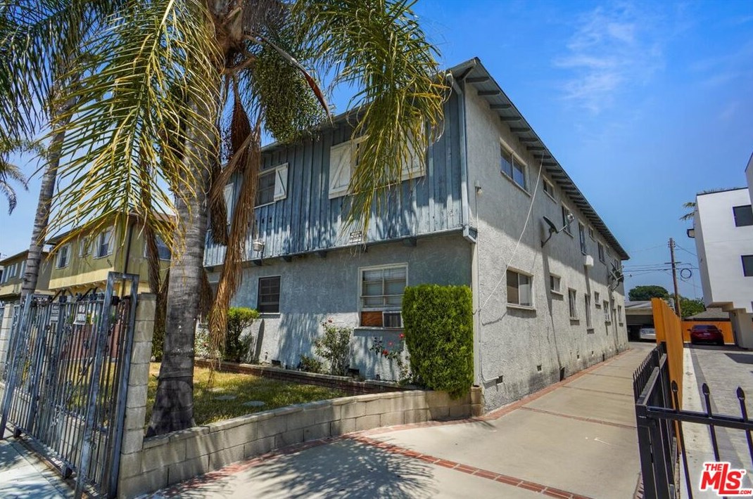 6242 Beck Ave, North Hollywood, CA 91606