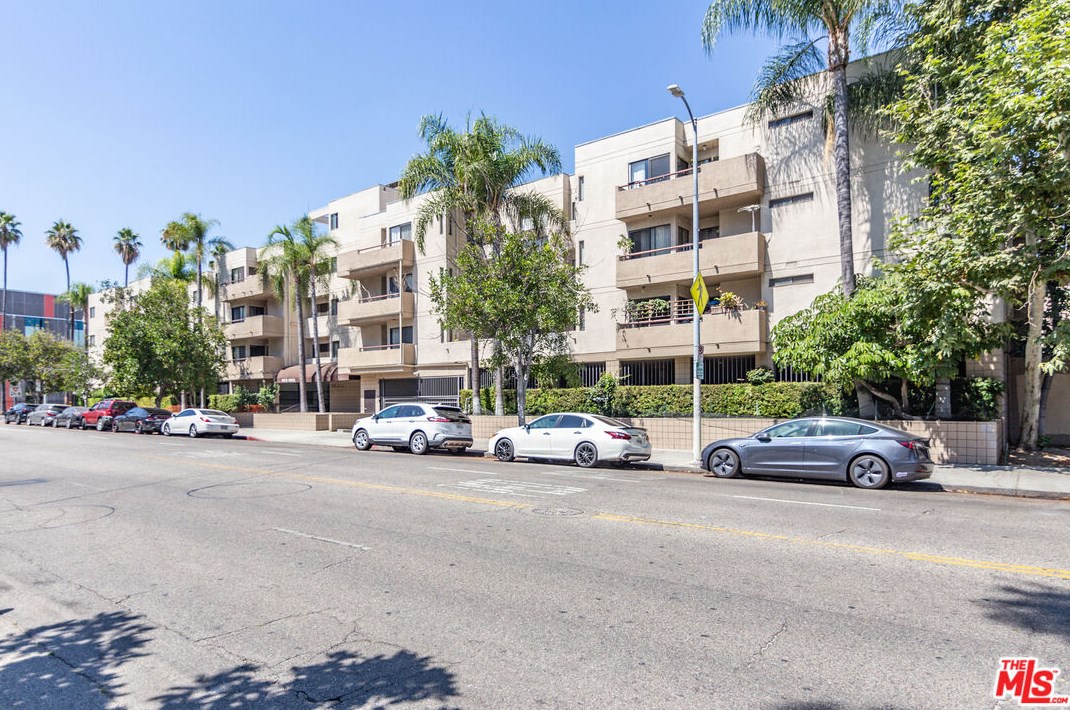 435 Virgil Ave, Los Angeles CA  90004-2313 exterior