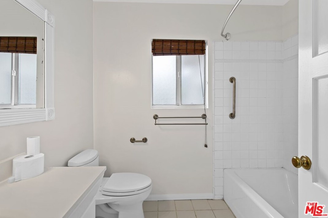 7619 Midfield Ave, Los Angeles CA  90045-3233 exterior