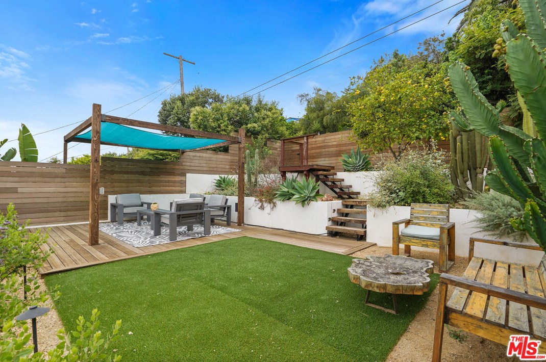 1909 Lansdowne Ave, Los Angeles CA  90032-4143 exterior