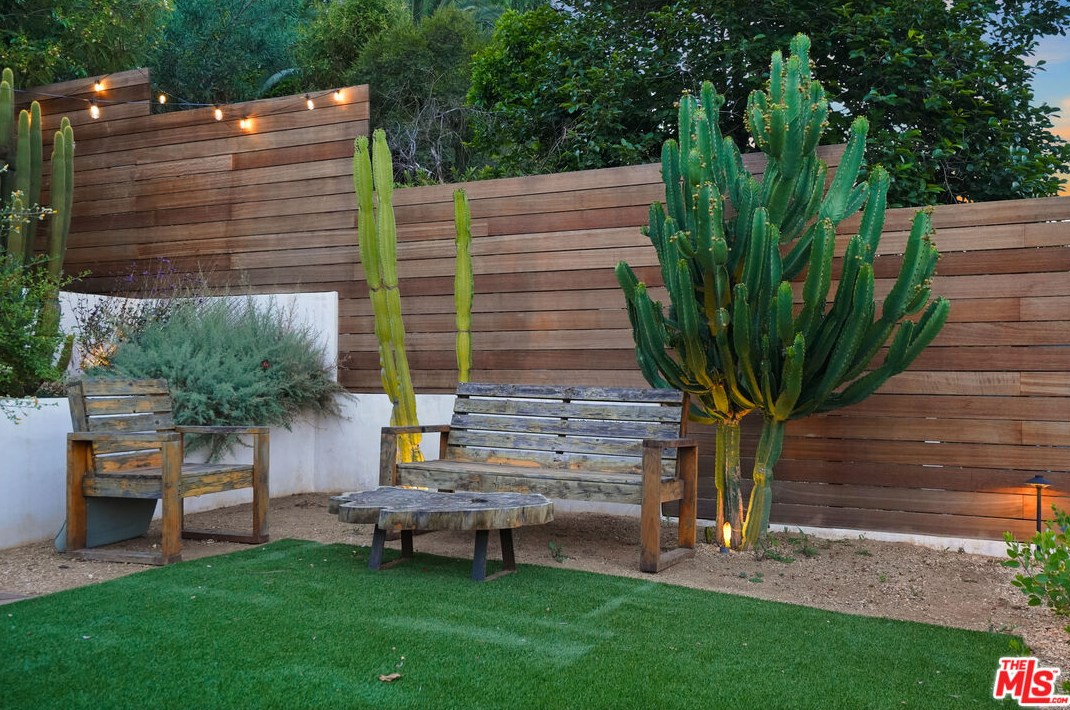 1909 Lansdowne Ave, Los Angeles CA  90032-4143 exterior