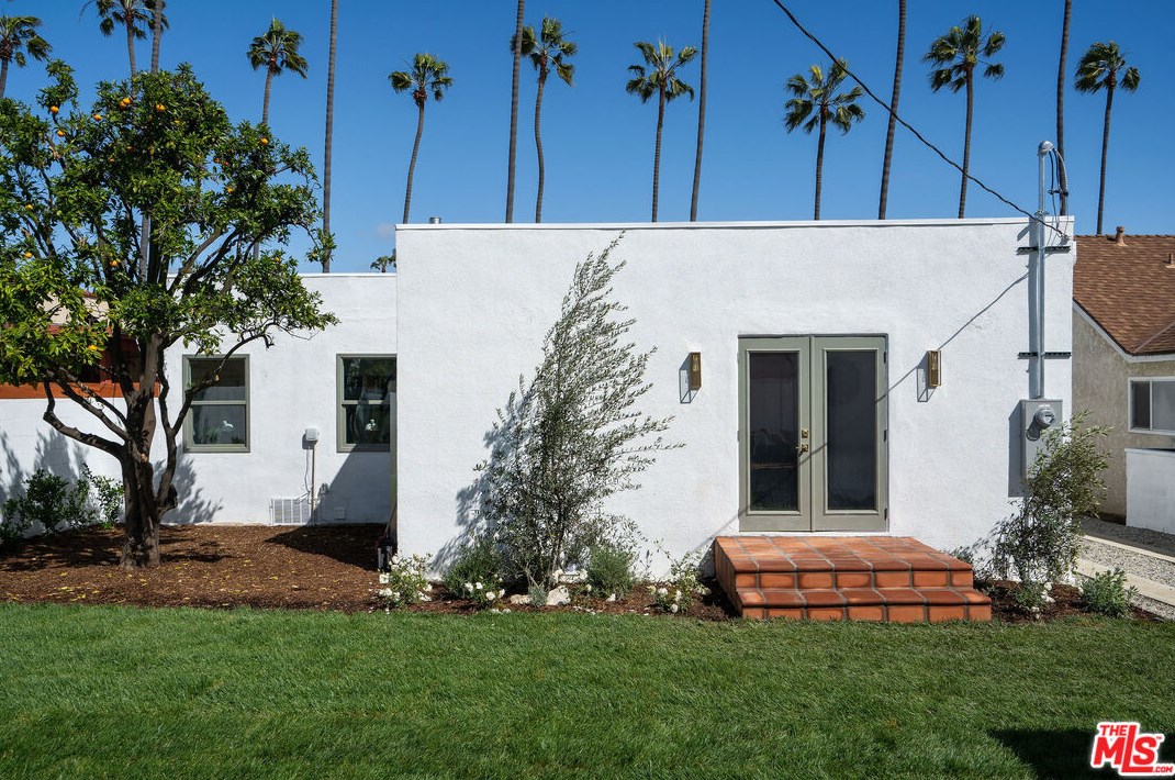 5715 Mullen Ave, Los Angeles CA  90043-2328 exterior