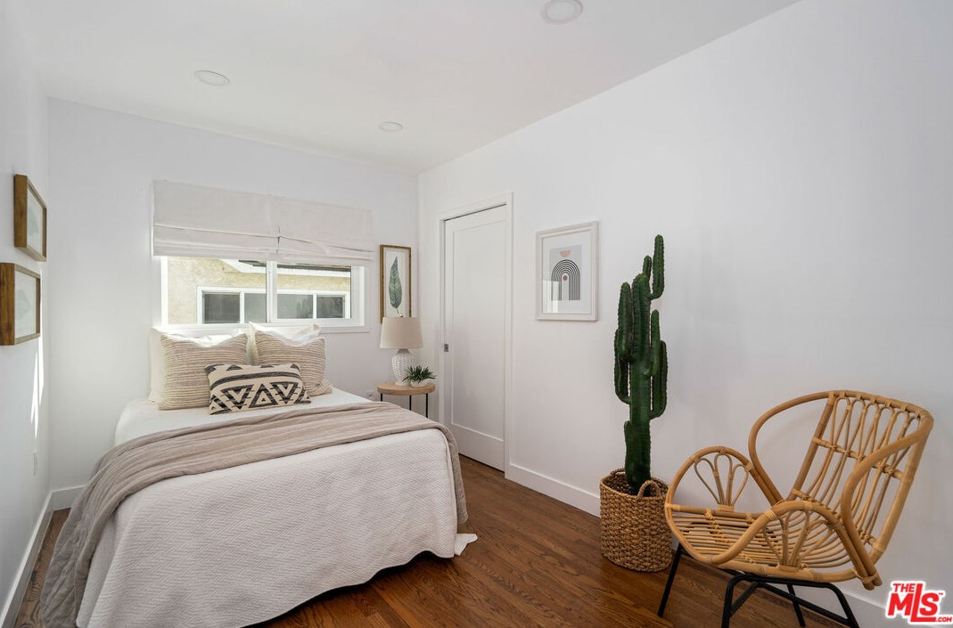 5715 Mullen Ave, Los Angeles CA  90043-2328 exterior
