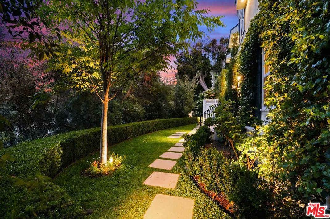 4029 Davana Rd, Van Nuys, CA 91423