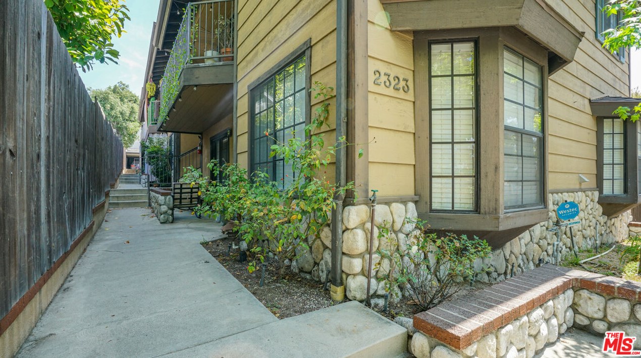 2323 Florencita Ave, Montrose, CA 91020