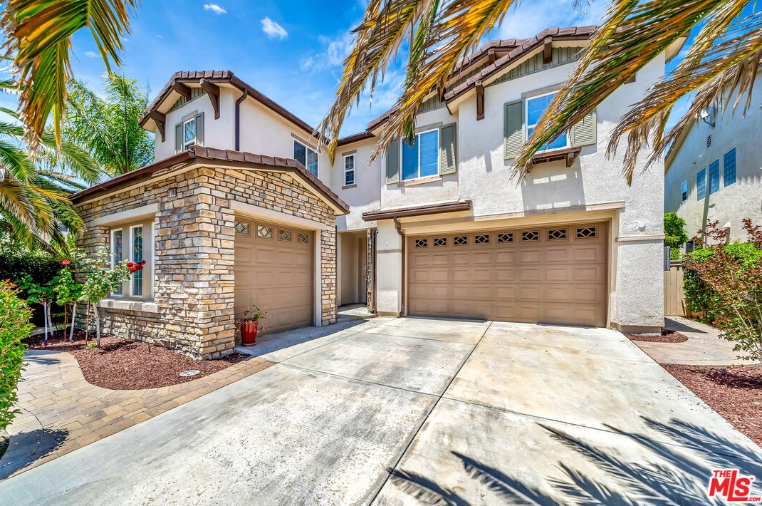 17781 Cape Jasmine Rd, Santa Clarita, CA 91387-3817