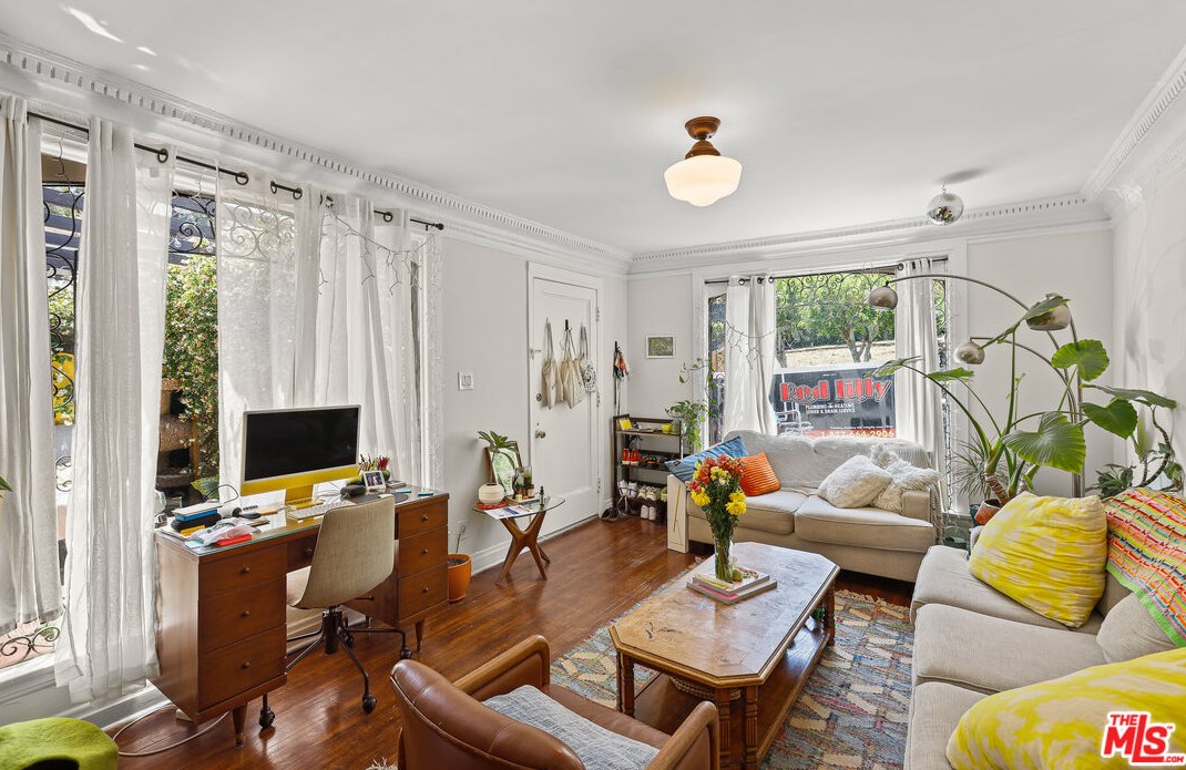 3043 Berkeley Ave, Los Angeles CA  90026-1627 exterior