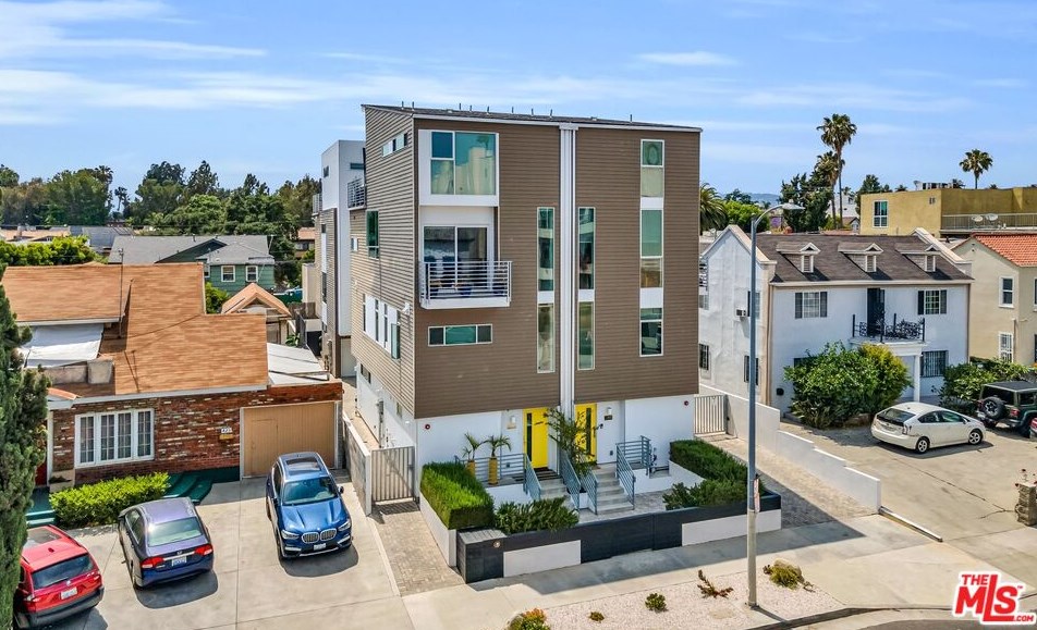421 Wilton Pl, Los Angeles CA  90004-1620 exterior