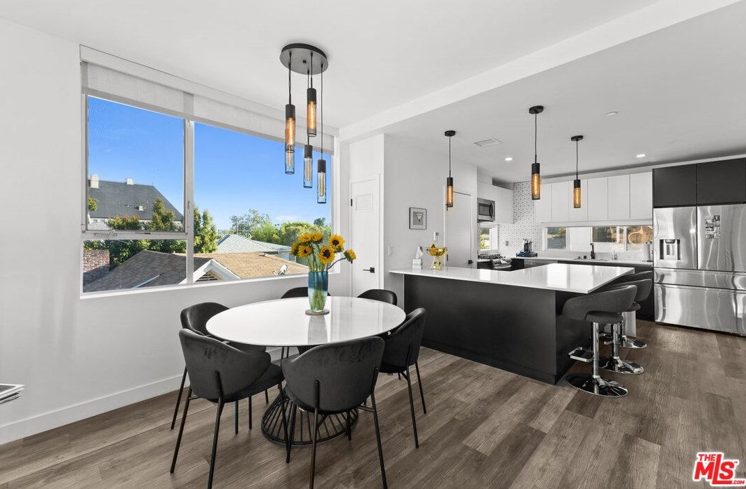 421 Wilton Pl, Los Angeles CA  90004-1620 exterior
