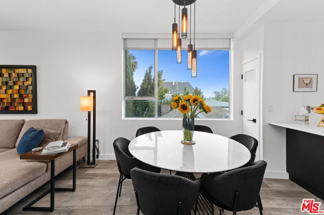 421 Wilton Pl, Los Angeles CA  90004-1620 exterior